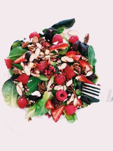 salad, spinach, fruit, strawberries, nuts