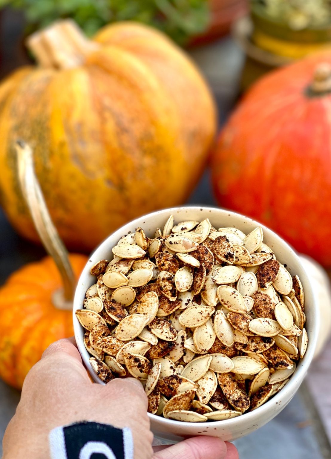 how-to-roast-pumpkin-seeds-recipe-oven-hug