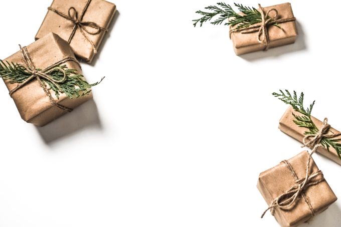 rustic holiday gift wrap
