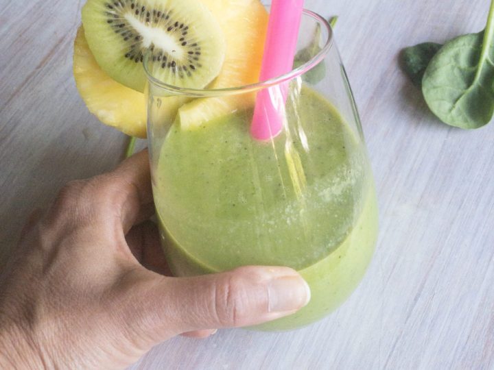 Green Goddess Smoothie with Ginger and Lime Recipe - Oven Hug