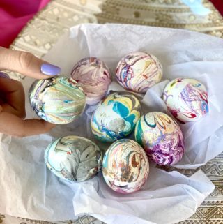 Marbleized Easter eggs