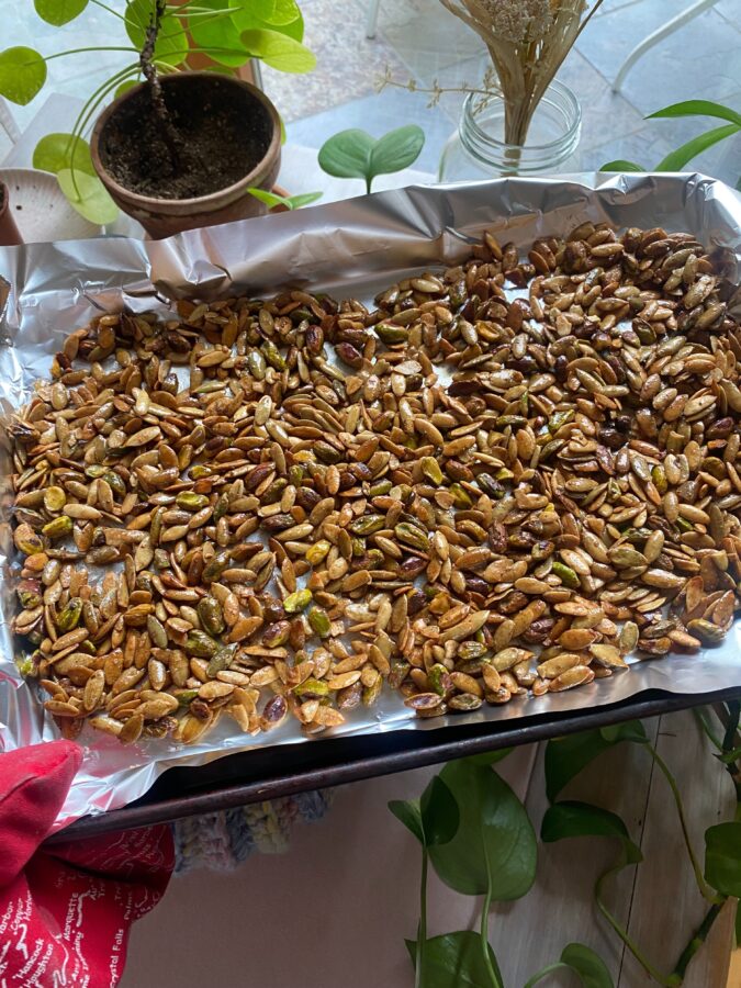 roasted nuts, pistachios, pumpkin seeds, maple syrup, pumpkin spices, fall, cinnamon, cloves, nutmeg, cloves, cardamom